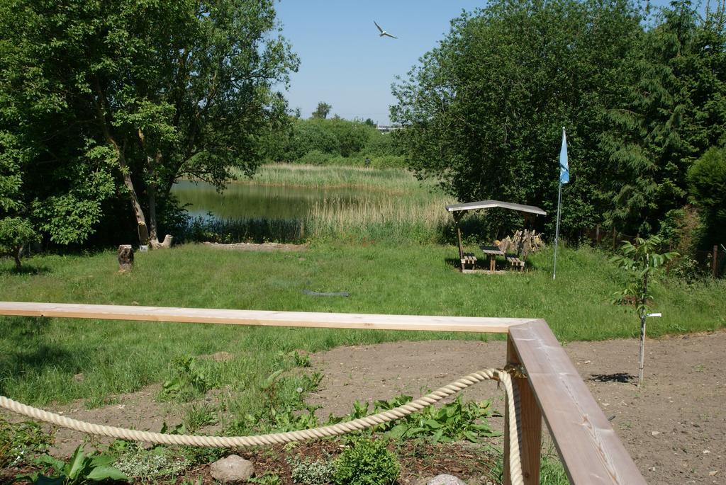 Ferienwohnungen Am Kleinen See แบร์เกิน เอาฟ์ รือเจิน ภายนอก รูปภาพ